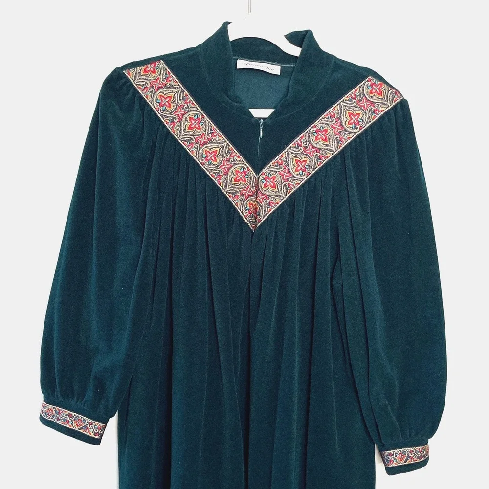 Vintage Vanity Fair Maxi Nightgown Size PL Green Velour Embroidered‎ House Dress